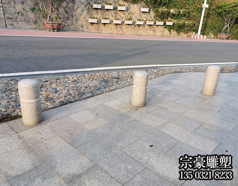 花崗巖廣場擋車石柱子