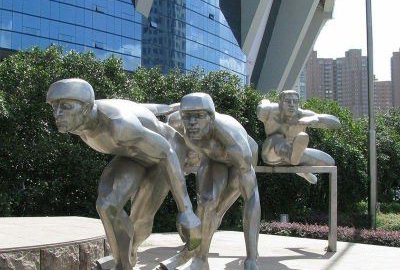 不銹鋼體育運動人物雕塑