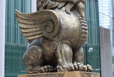 純銅鑄造獨(dú)角神獸雕塑